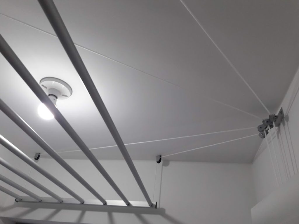 Tendal sube y baja y techo corredizo de aluminio blanco para