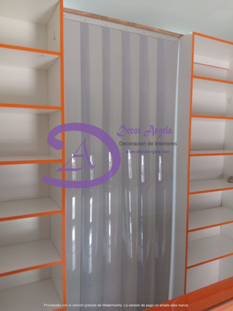 Cortina Sanitaria de pvc gris, ideal para mantener la privacidad